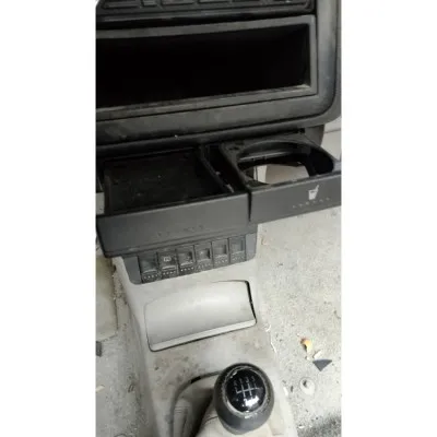 Volkswagen Polo 2001 model bardaklık