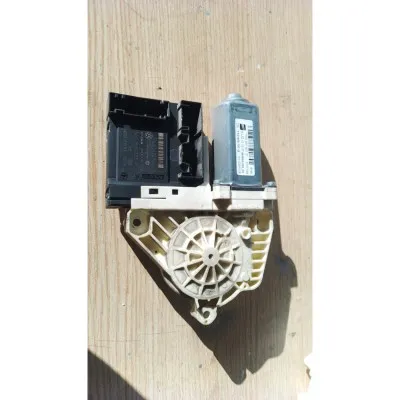 SEAT LEON  sol ön cam motoru çıkma şanzıman 1P0837401E