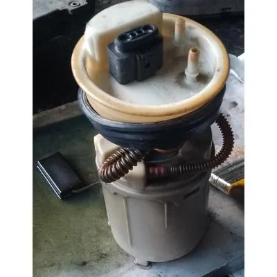 çıkma orjinal benzin Samandırası 1j0919051