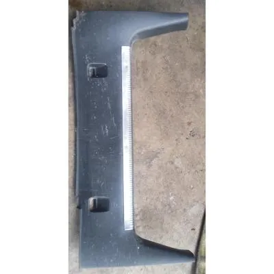  çıkma orjinal arka panel plastiği 1J5836459N