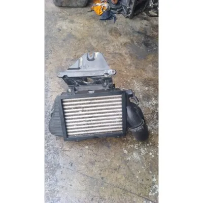 Volkswagen Transporter T4 2.5 çıkma orjinal intercool radyatörü