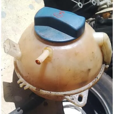  çıkma orjinal motor su bidonu