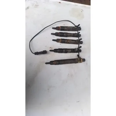 Volkswagen Transporter T4 2.5 tdı çıkma orjinal enjektör takımı