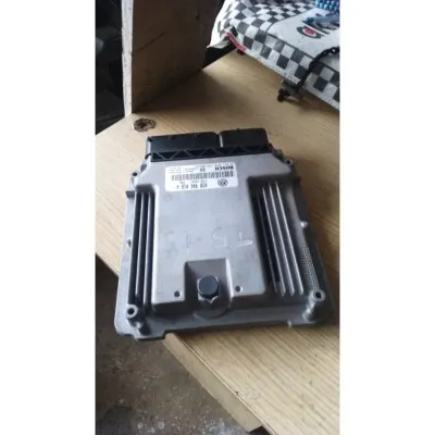 Volkswagen Transporter T5 1.9 çıkma orjinal motor beyni 038906016A