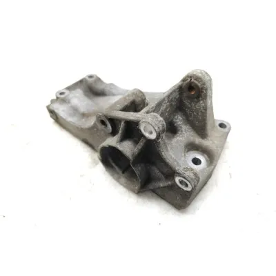 Polo klimasız şarj dinamosu ve direksiyon pompa bağlantı kulaği 030145189h