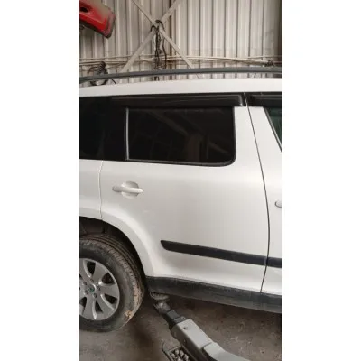 2011 Skoda yeti çıkma orijinal sağ arka kapı