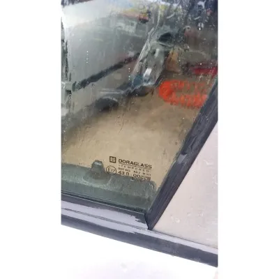 Opel Astra G Station Wagon 1.7 xdtl dizel Gümüş 2000 Model Gri Çıkma Orjinal sol ön kapı camı