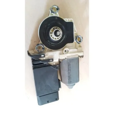 Volkswagen Golf 4 çıkma orjinal sol ön cam motoru 101430203