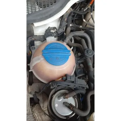 Seat Toledo 2014 model çıkma orijinal motor su deposu