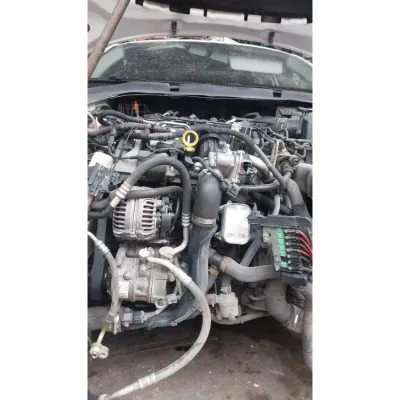 Volkswagen Passat 1.6 tdi cay motor çıkma