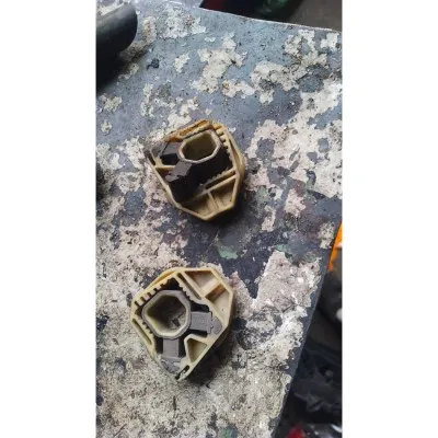 2014 model Seat Toledo radyatör ayağı çıkma orjinal