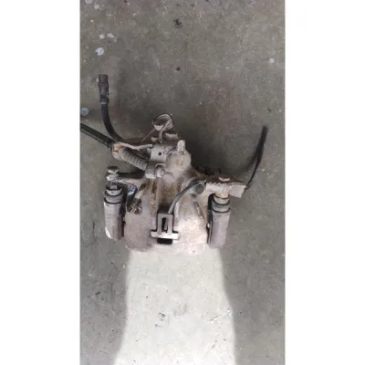 95-98 model Volkswagen Transporter T4 sağ arka fren merkezi çıkma orjinal