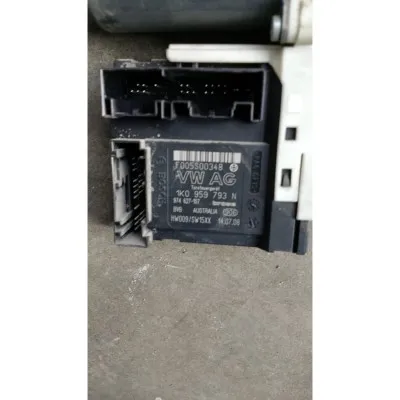 Volkswagen Passat B6 sol ön cam motoru 1k0959797 n