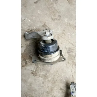 POLO IBIZA TOLEDO A1 RAPİD 1.6 dizel alüminyum motor kulağı sağ ön motor takozu