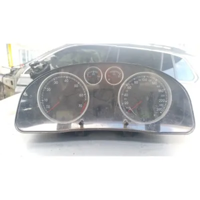 VOLKSWAGEN PASSAT B5,5 KM SAYACI HIZ GÖSTERGESİ BENZİNLİ ÇIKMA ORJİNAL 3B0920829
