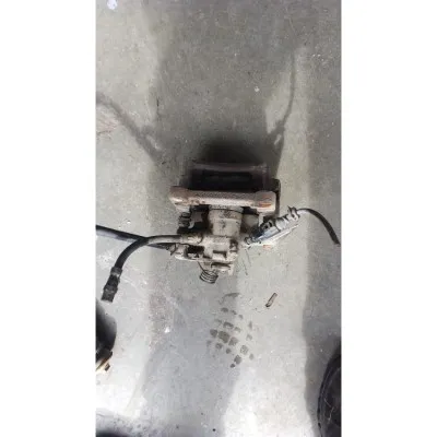 95-98 model Volkswagen Transporter T4 sağ arka fren merkezi çıkma orjinal