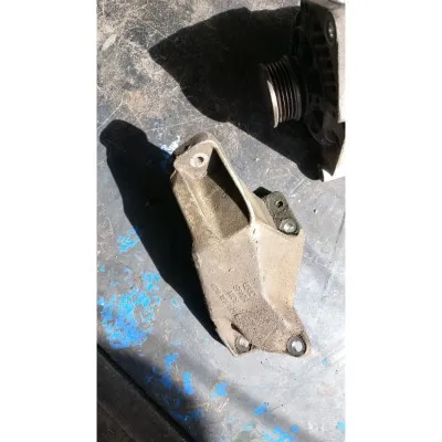 Audi A4 A6 1.8 sol motor kulağı