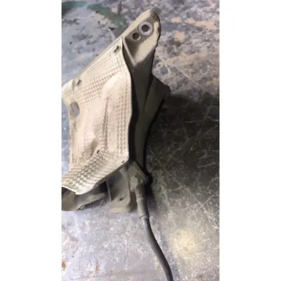 Skoda superb 1.8 ADR motor sağ ön motor kulağı 8d0199308l