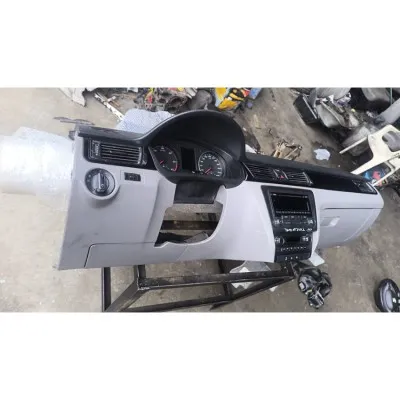 Skoda rapid ön torpido komple