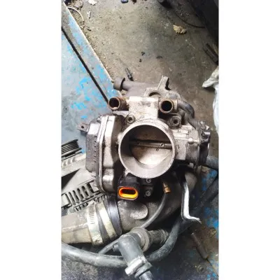 Volkswagen Passat B5 1.8 ADR motor otomatik gaz kelebeği elektriksiz çıkma orjinal