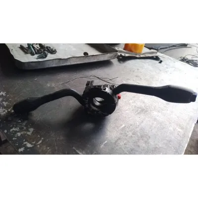 Volkswagen Polo hatchback 98 model sinyal ve silecek kolu çıkma orjinal