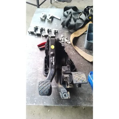 2014 model Volkswagen Polo Seat Toledo ve Skoda rapid Çıkma orjinal gaz ve fren pedalı 6R1721503H