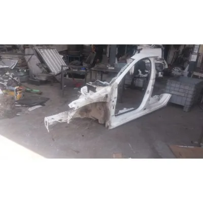 2014 Seat Toledo ön cam tavan direği 