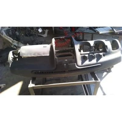 97-01 model Volkswagen Polo classıc ön göğüs çıkma orjinal