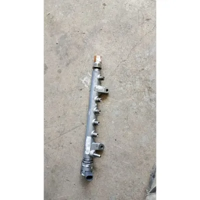 PASSAT AUDİ A4 2.0 TDİ CHF ÇIKMA RAİL borusu