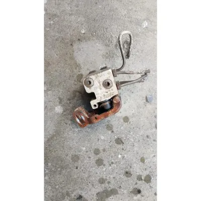 Volkswagen 2001 model Polo classic hatchback fren limitörü   0612151E