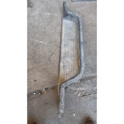 Volkswagen Transporter T4 çıkma orijinal sürgülü kapı basamağı plastik