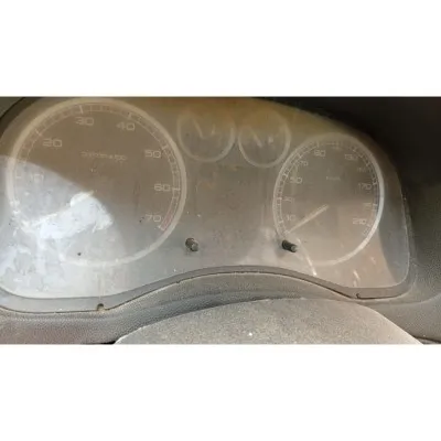 Peugeot 307 2002 çıkma orijinal 2.0 motor kilometre saati