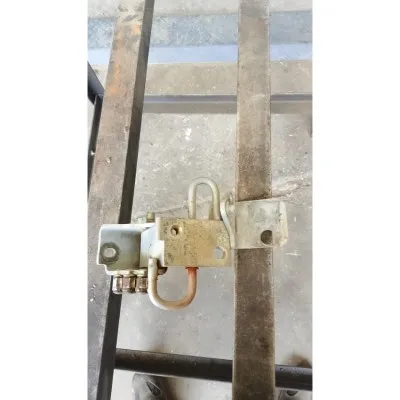 Passat B5.5 sol ön kapı menteşesi