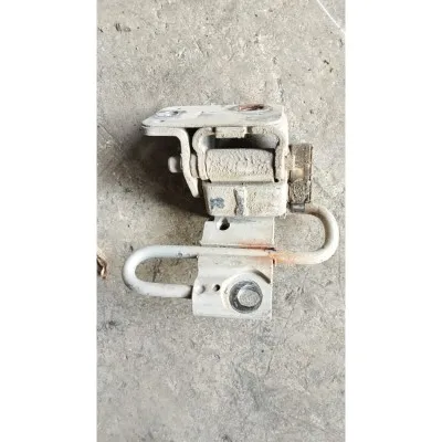 Seat Toledo sol kapı menteşesi