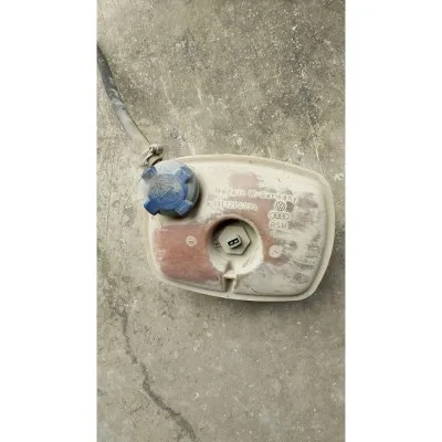 volkswagen Golf 2 cam su bidonu çıkma orjinal