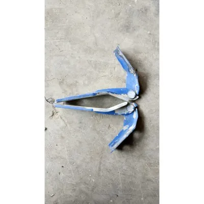 Kaput menteşesi Polo hatchback 823301E