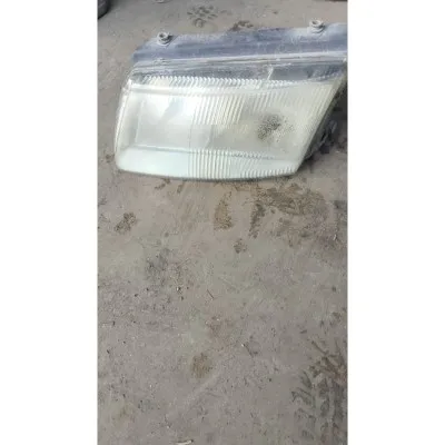 97/2000 model Passat B5 sol ön far