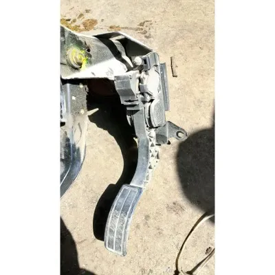 Volkswagen Polo 2001 model h.b gaz pedalı çıkma 6n1721503e