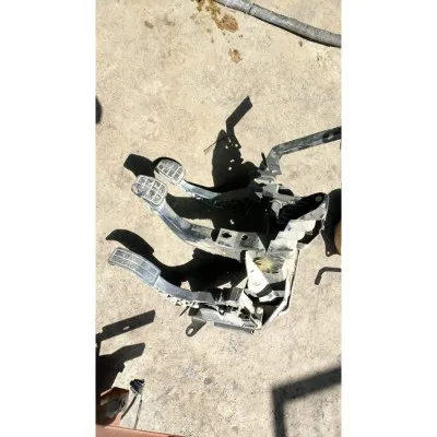 Volkswagen Polo 2001 model h.b debriyaj pedalı 