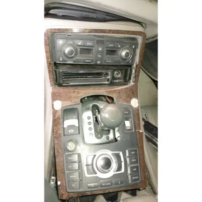 2003-2010 model çıkma orjinal Audi A8 Otomatik vites çerçevesi