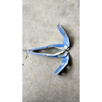 Kaput menteşesi Polo hatchback 823301E