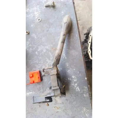 Volkswagen Polo hatchback 96-01 model silecek kolu çıkma orjinal 6N0853503AD