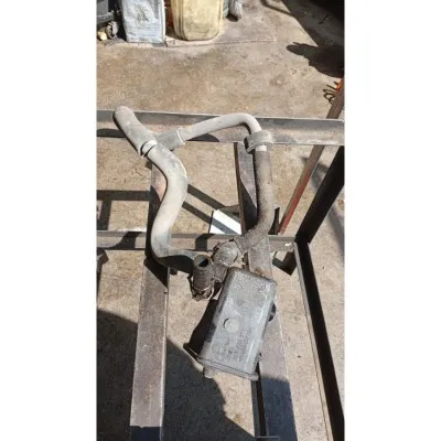 2001 Polo hatchback direksiyon yağ bidonu çıkma