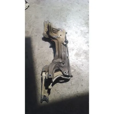 96-01 model Volkswagen Polo hatchback ön motor traversi çıkma orjinal