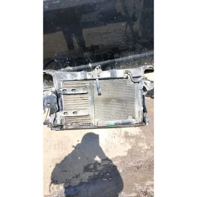Polo hatchback cıkma orijinal ön radyatör paneli 2001