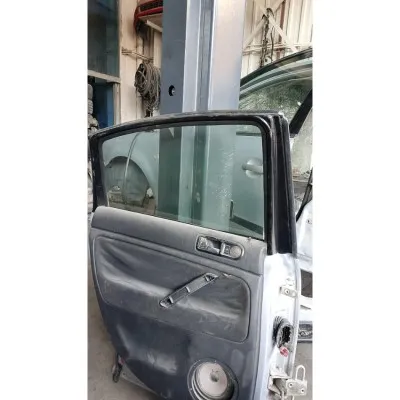 Passat b5 sol arka kapı çıkma orjinal 