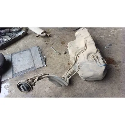 96-01 model Volkswagen Polo Hatchback 1.9 dizel çıkma orjinal mazot deposu
