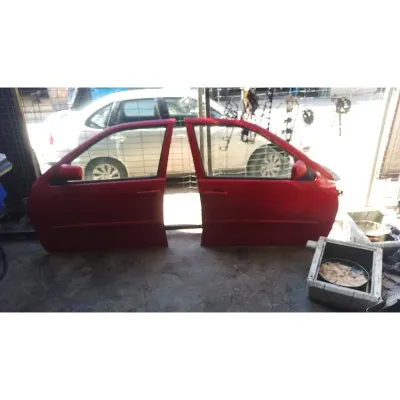 97-00 model Volkswagen Polo variant station wagon sağ sol ön kapı çıkma orjinal kırmızı renk hatasız