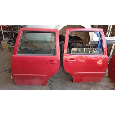 1997 2001 model Polo variant station wagon çıkma orijinal hatasız kırmızı renk sağ ve sol arka kapı