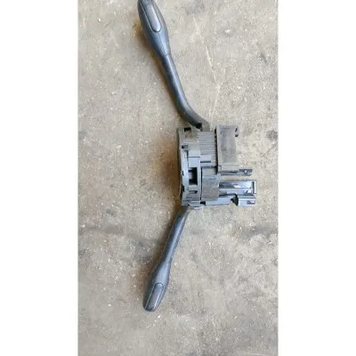 Polo hb 96/00  sinyal kolu çıkma orjinal